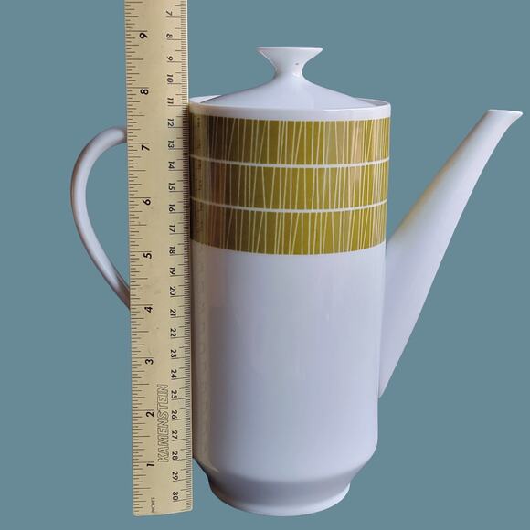 Vintage 1960s Mikasa Olive Green "Accent Contour 5584" Coffee Pot - Picture 5 of 5